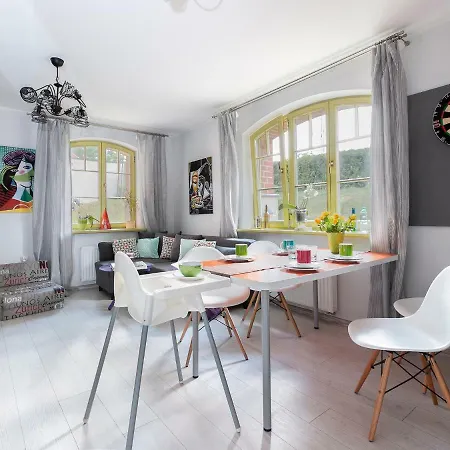 Insopot - Picasso - Near The Sea *