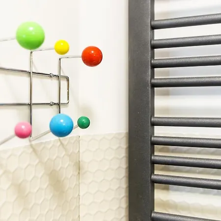 Insopot - Picasso - Near The Sea